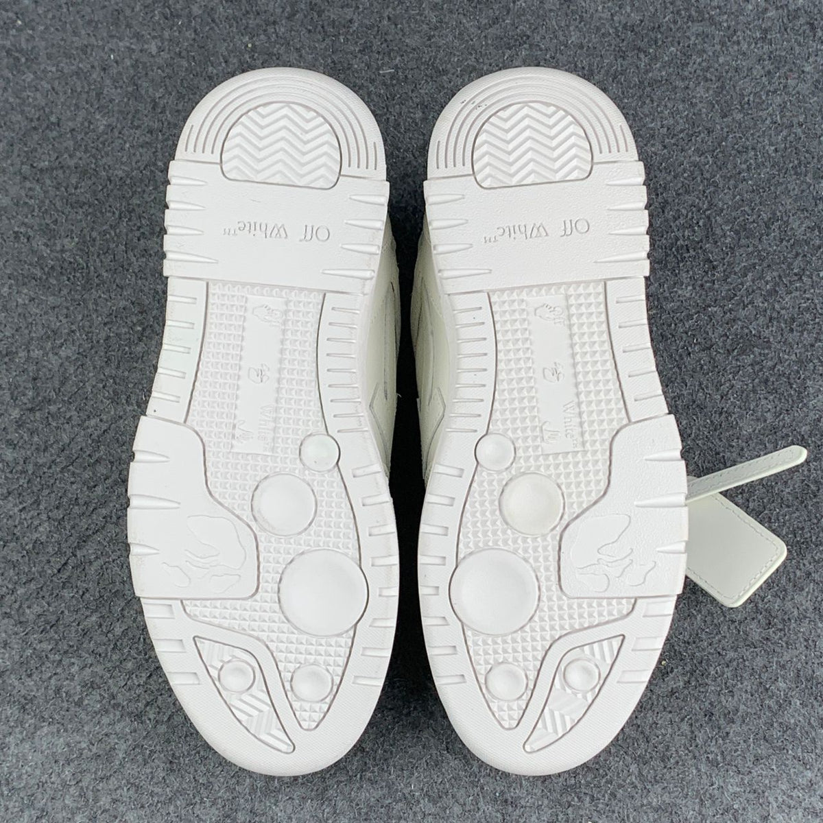 Off-White Out of Office 'Animation'