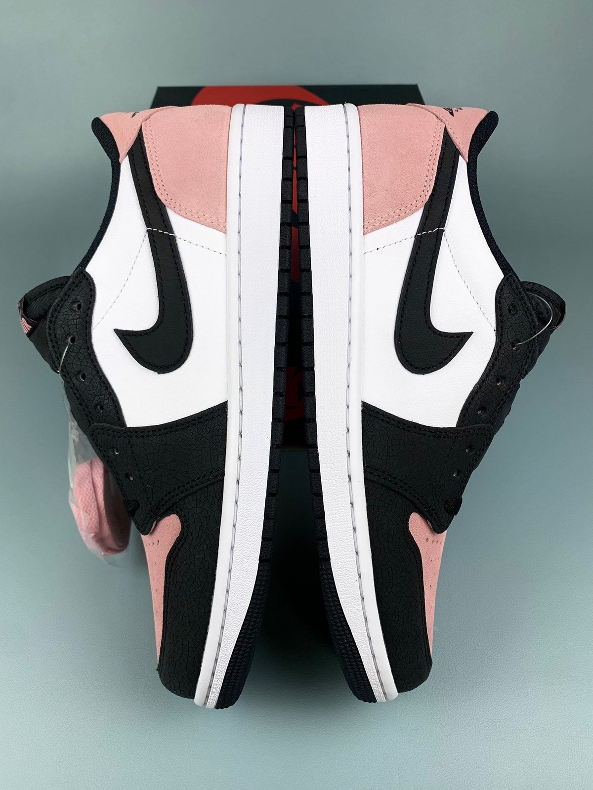 Air Jordan 1 Low Bleached Coral Black/Pink Unisex Sneakers CZ0790-061