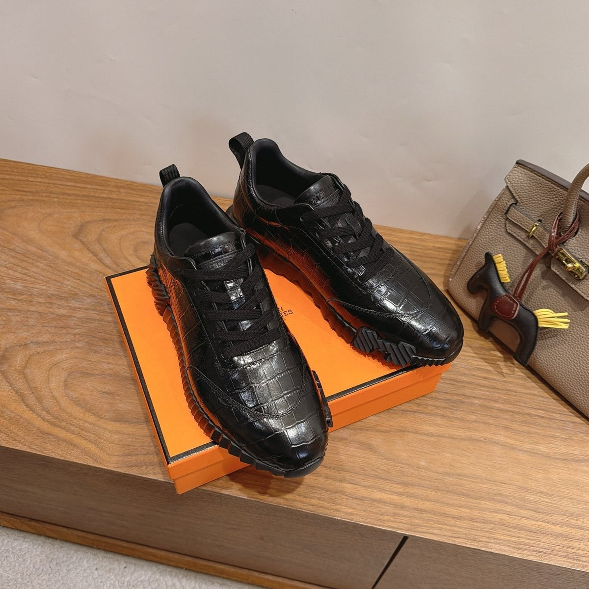 Hermès Black Textured Low-Top Sneakers
