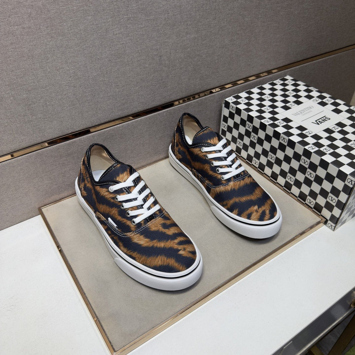 Vans Men's Tiger Stripe Low-Top Sneakers